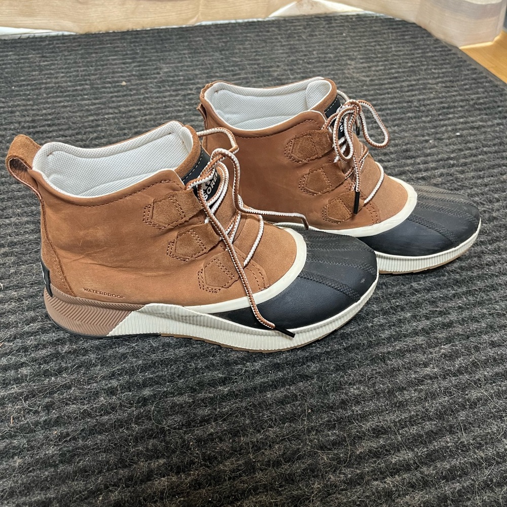 Sorel Women's Out N About III Classic Booties